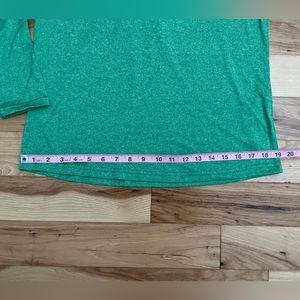 Under Armor hooded sling sleeve shirt